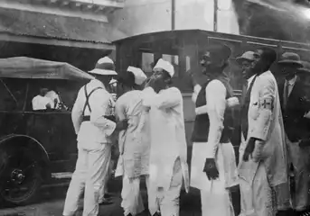 Imperial Police arrests members of the Bombay Provincial Congress Committee after they refuse to disband