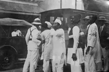 Imperial Police arrests members of the Bombay Provincial Congress Committee after they refuse to disband