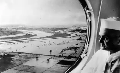 Prime Minister Lal Bahadur Shastri conducts an aerial inspection of flooded Najafgarh in New Delhi