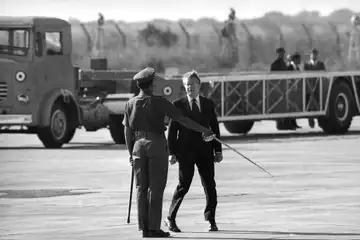 US President Jimmy Carter is welcomed to India with a Guard of Honour